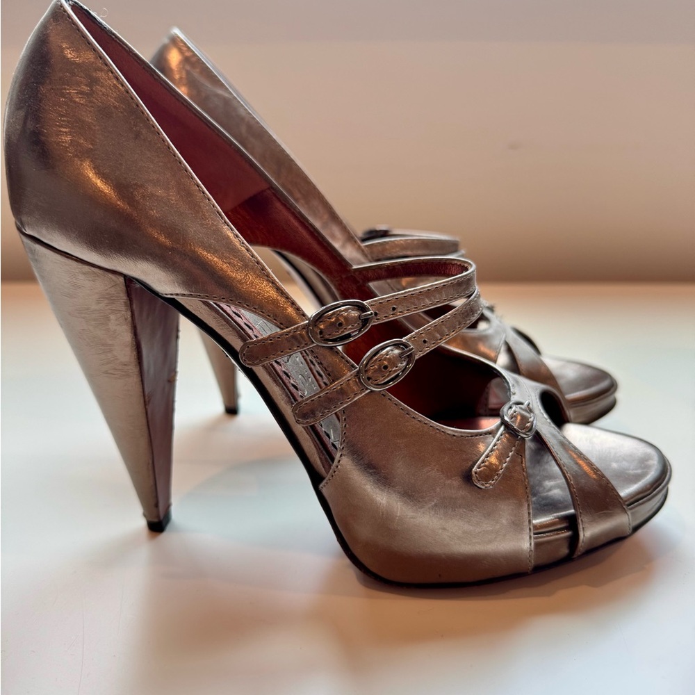 Jonathan KELSEY Bronze Metallic Strappy Platform Heels